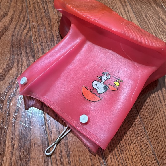 Snoopy Snoopers Rubber Galoshes Vintage 1965 Kids Boots SIZE 12 - Picture 7 of 9